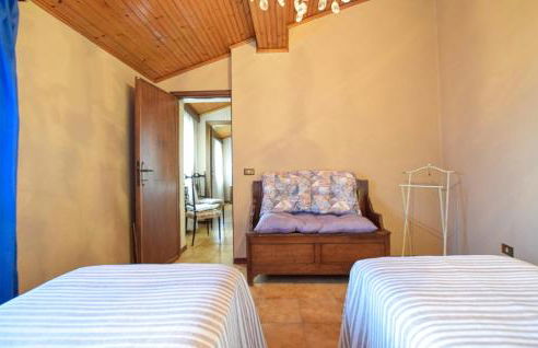 2 Bedroom Nice Home In Camaiore - Photo 16