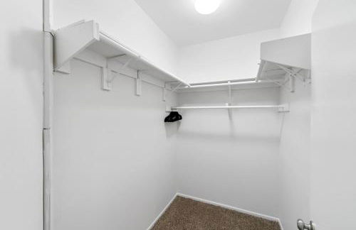 Beverly Hills Glamour Oasis 2 BR Apt with Parking 304 - Photo 37