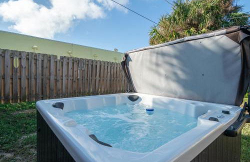 Sunset Serenity - 3BR Beach Townhome with outdoor patio - NEW HOT TUB, Steps to Ocean Fun! - Foto 32