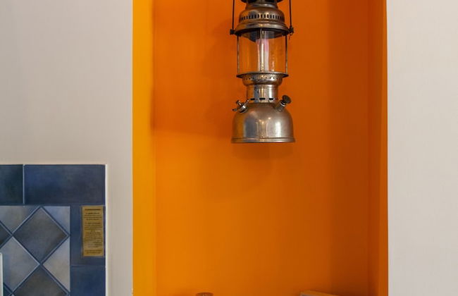 Dine on the Generous Veranda at a Rustic Stone Getaway - Foto 5