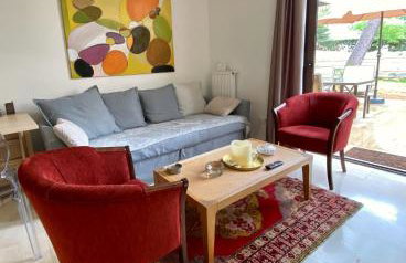 Amazing Garden House - Photo 25