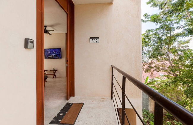 Magical Ph In Town Wprivate Rooftop Glass Tub - Photo 34