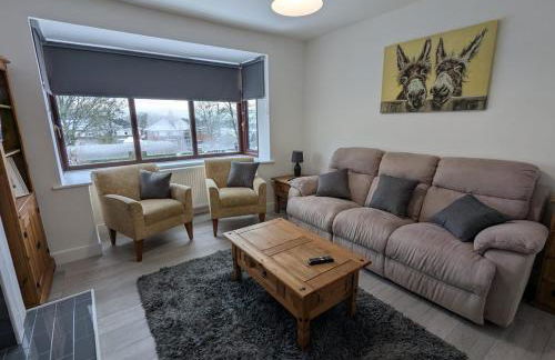 Spacious 4 Bedroom Home - Foto 23