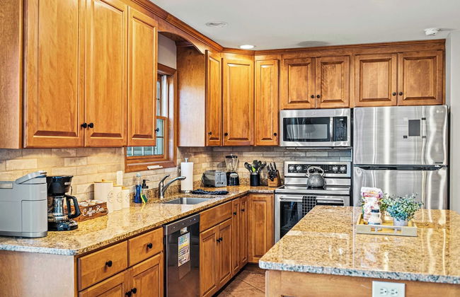 Laker's Pointe by Avantstay Lakefront Private Peninsula Hot Tub, Game Room - Foto 17