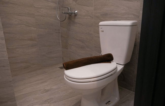 Modern And Comfy Studio At Collins Boulevard Apartment - Foto 16