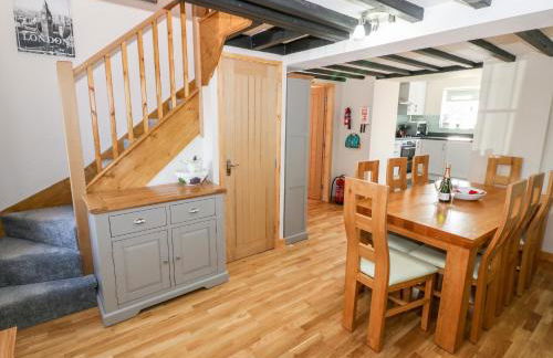 Min-y-rhos - Photo 7