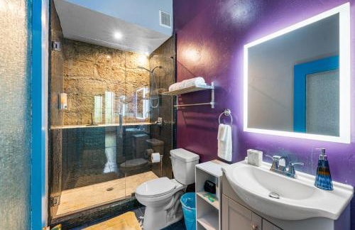 Vibrant Location Artistic Home Downtown King Bed - Foto 17