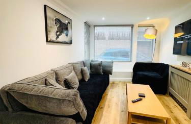 NEW Central Ryde Retreat, Melville Duplex, short walk to Beach Sleeps 6 - Foto 8