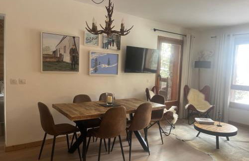 Arc 1950 Ski in Ski out and Spa- Newly refurbished 153 Sources De Marie- 2 bedroom , 2 bathroom-Sleeps 4-6, Mont Blanc view from every window, Free WiFi - Foto 3