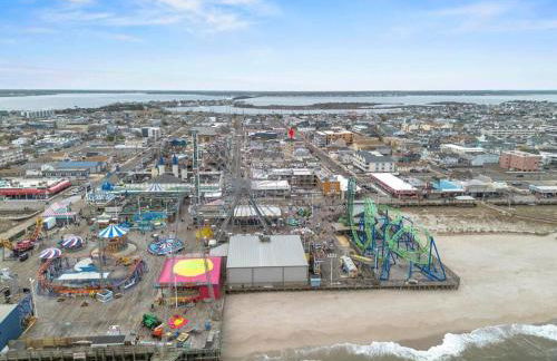 Steps From Beach & Boardwalk, Ocean Views with 5 Decks, 3 Cars - Foto 65