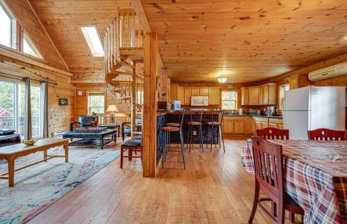Secluded Retreat near Ski Resorts, Hot Tub, BBQ - Foto 5