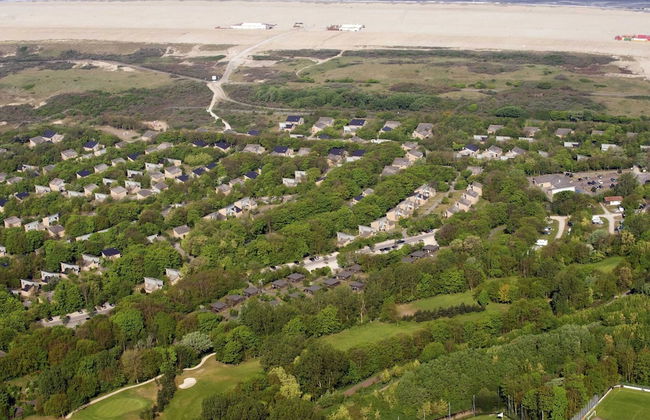 Modern Chalet With Dishwasher Near the Beach - Photo 21