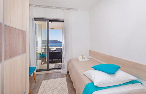 Apartmani D & J with Heated Pool & Stunning Sea View - Photo 109