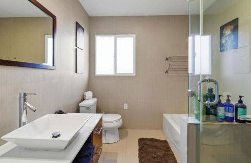 Relaxing 4 bedroom - Full Kitchen & Dining - BART - Foto 7