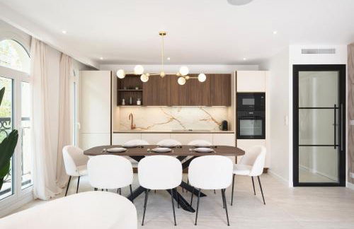 VILLA DES PERGOLAS -6 Bdrs - 5 bathrs -Parking -Jardin -JACUZZI -TRAMstation , 10 min beach - Foto 10