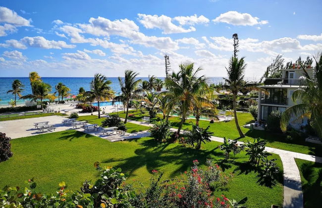 NEW Stunning Beachfront Condo at the Coral Beach - Foto 70