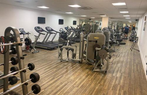 Spacious 1 bed flat with balcony minutes walk to Canary Wharf - Foto 13