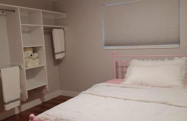 Beautiful home with your own entrance in Sandy - Foto 7