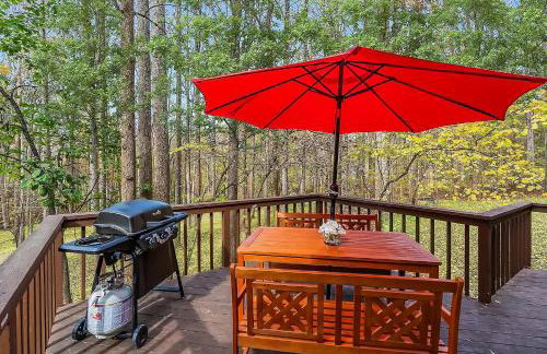 Hot Tub, Deck&Grill, Game Room, WiFi at Cute Cabin - Foto 12