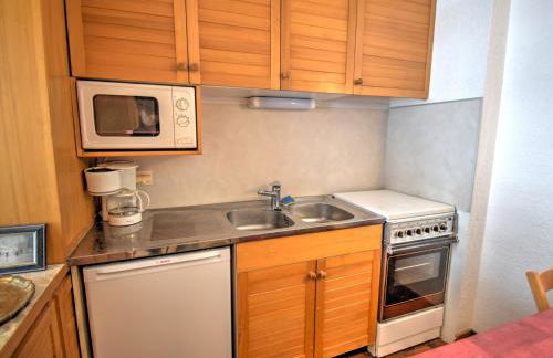 Studio avec balcon exposé sud-ouest, parking et animaux admis à 300m du centre - FR-1-524-84 - Foto 4