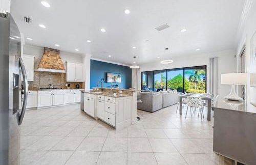 New Epic Escape Theater Pool & Golf Views - Foto 45