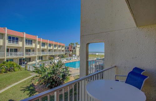 Beautiful Ocean Side 2 Bedroom Condo with Pool - Foto 10