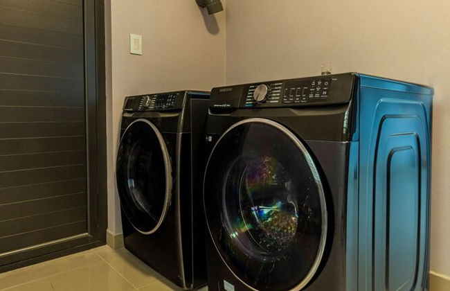 NEW 6BR Villa w Pool Across Street Palmbeach - Foto 47