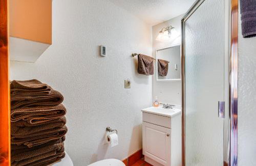 Secluded Stonewall Cabin with Mountain View! - Foto 16