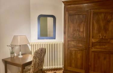 Stunning farmhouse with heated private pool in Provence - Photo 48