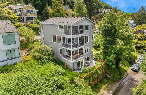 Luxury 6 BR Mansion w Water Views & Walk to Beach - Foto 47