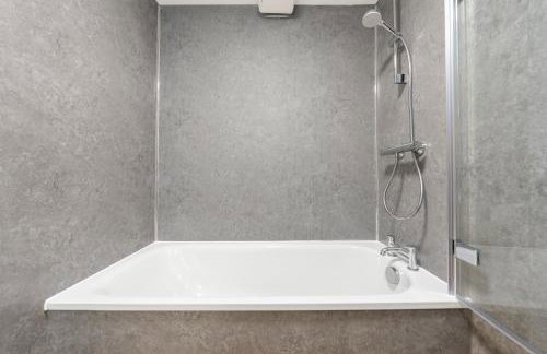 Modern Stylish 2 bedroom apartment in the heart of Potters Bar - Foto 13