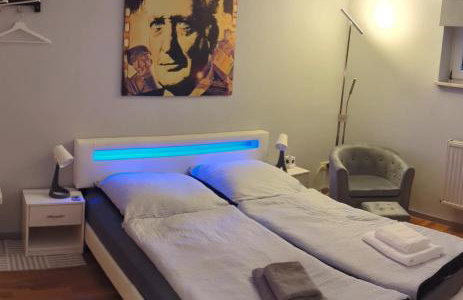 Ferien- Messe- Handwerkerzimmer mit Bad - Foto 1