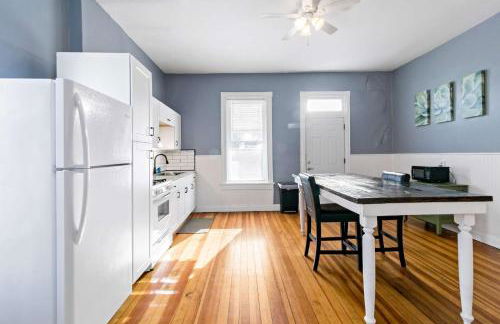 Pet-Friendly Benton Park 1BR Apt with Private Backyard - Foto 16