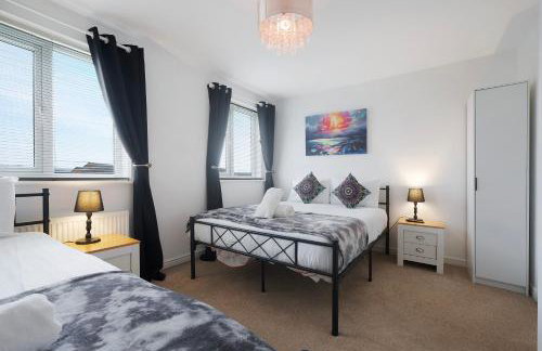 New! Spacious Retreat for 10 Perfect for Families! - Photo 5