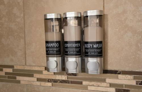 Modern Spacious Home Near the medical center, NRG, Downtown and UHD - Photo 42