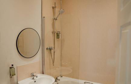 Royal Chambers Serviced Apartments - Photo 115