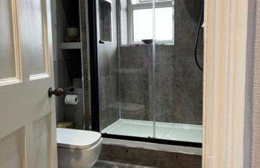 The Blue Cottage with luxurious Super King bed - Photo 30