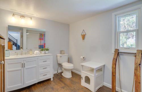 South Haven Farmhouse with Fire Pit, 4 Mi to Beach! - Foto 10