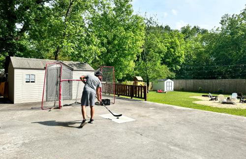 Cozy Family-Friendly home w/ fenced-in backyard - Foto 15