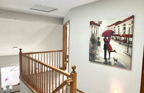 Artsy Home close to USAFA with Fireplace and Patio - Foto 25