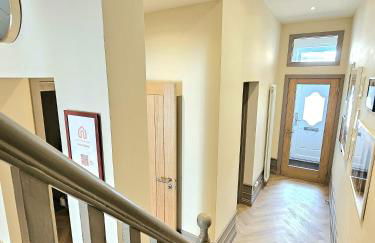 Newly Renovated Gem - Free Parking & Modern Comfort - Foto 36