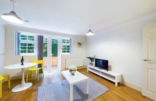 Redhill town centre apartment by Livingo - Foto 14