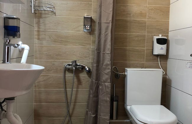 Lemon Tree Suites Near ATH Airport - Photo 29