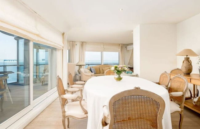 Stunning Penthouse With Free Parking and sea View - Foto 14