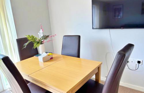 Newbuild - 3 bedrooms, 2 baths,5 mins from airport - Foto 4