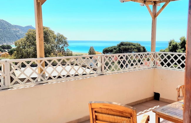 Stylish Home With Views, 4 min Walk to the Beach!! - Foto 12