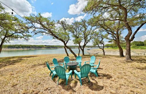 Luxury Lakefront Escape on Lake Travis - Photo 43
