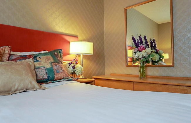 Cartier Place Suite Hotel - Photo 7