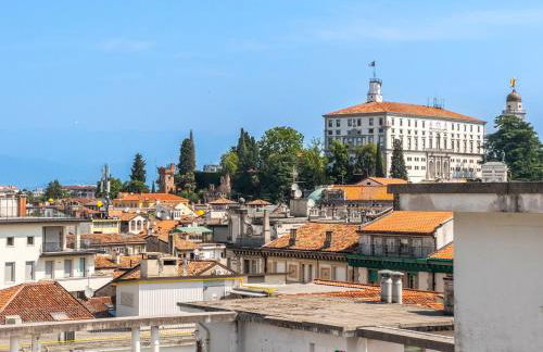 Luminosissimo Attico con Vista Panoramica su Udine - Foto 9