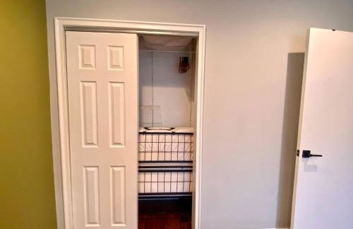 Easy PATH&Bus access- NYC| designer home + Deck. - Photo 53